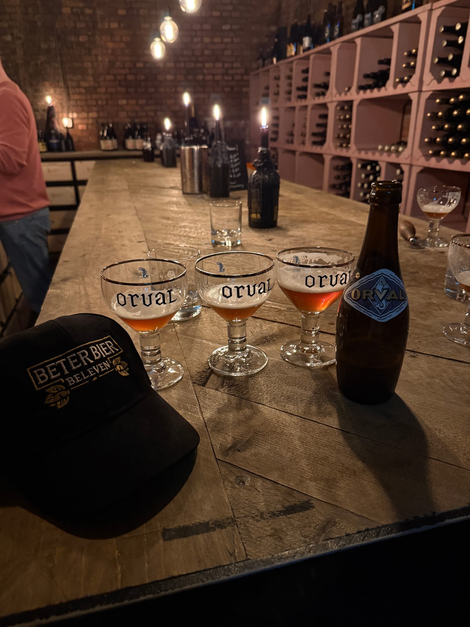 Drie jaargangen Orval tijdens de proeverij in de Bourgondische Bierkelder